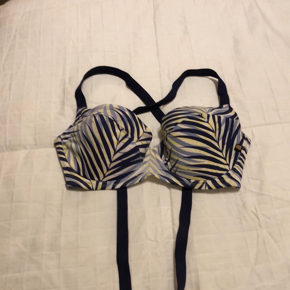 La Vie en Rose Bikini Top - Picture 1 of 3